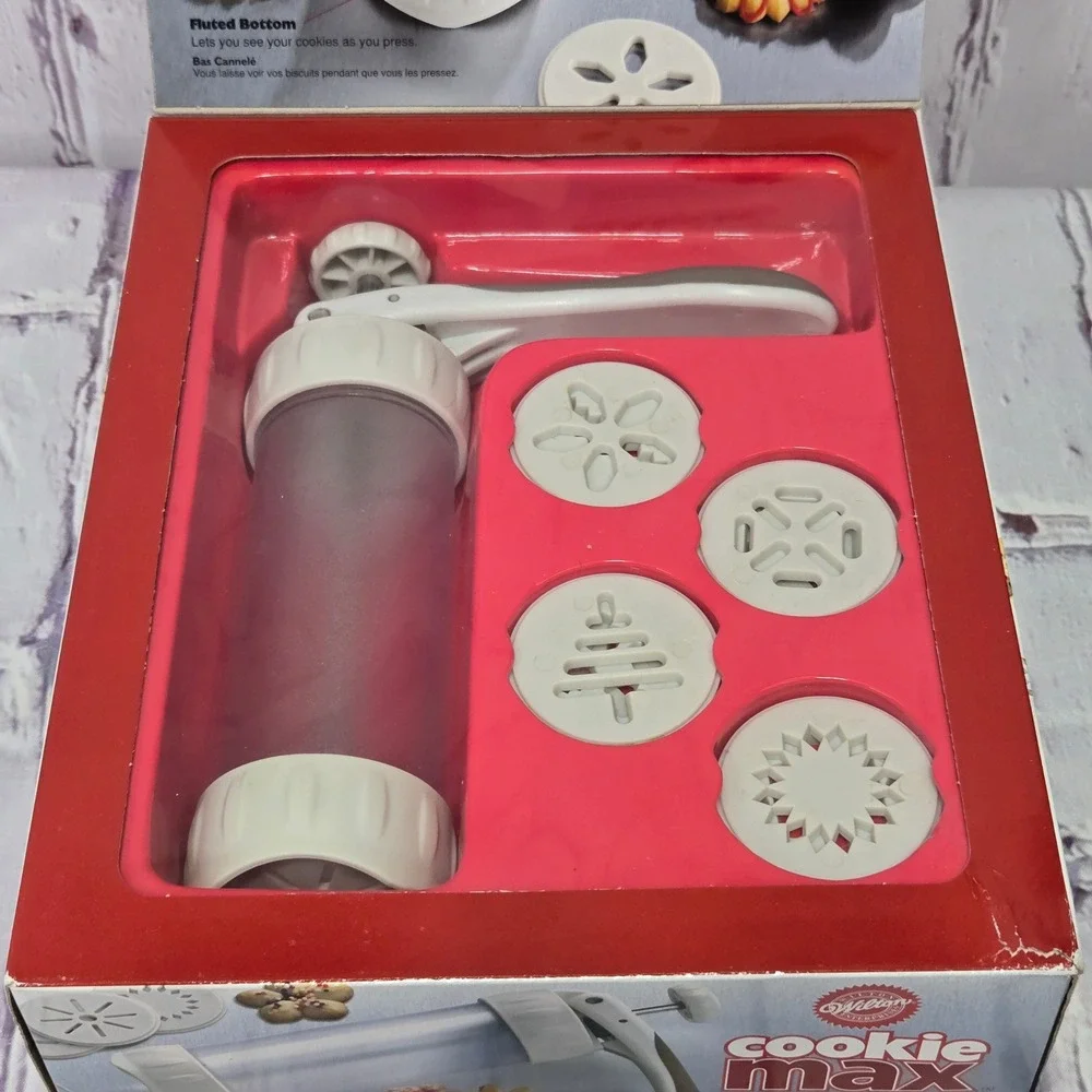 Wilton Cookie Max Cookie Shooter Press White Ergonomic 12 Discs Baking Tool